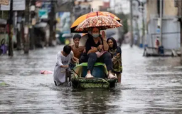 Bão Cỏ May đổ bộ Philippines gây ngập lụt nghiêm trọng