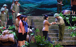 Sân khấu chèo tri ân Đại tướng Võ Nguyên Giáp