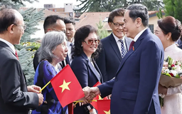 Chủ tịch Quốc hội gặp cộng đồng người Việt tại Thụy Sĩ