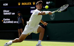 Carlos Alcaraz thẳng tiến vào vòng 3 Wimbledon