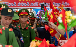 566 chiến sĩ cảnh sát cơ động hành quân ra Hà Nội