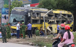 Khởi tố tài xế làm lật xe khách khiến 10 người tử vong