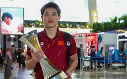 U23 Việt Nam đã mang cúp vô địch về Hà Nội trong đêm