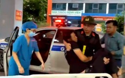 Tài xế đột quỵ được CSGT đưa đi cấp cứu kịp thời