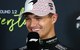Lando Norris gặp sự cố trong lễ ăn mừng chiến thắng chặng