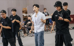 Hoàng Dũng – Đen quay MV ngay tại concert 'Xoay tròn'