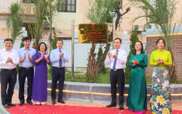 Gắn biển công trình tu bổ di tích Pháo đài Láng
