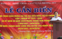 Gắn biển đường trục kinh tế Phượng Dực – Văn Hoàng