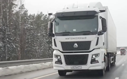 Xe tải tự lái chinh phục 1.600 km trong 24 giờ