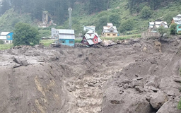 Ấn Độ: Mưa lớn bất ngờ ở Kashmir gây nhiều thương vong