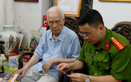 Người trinh sát chính trị bảo vệ Lễ đài Ngày Độc lập