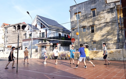 Sân bóng chuyền chiều