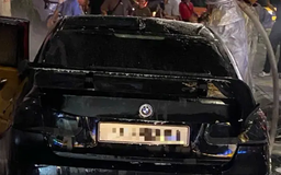 Xe ô tô BMW bất ngờ bốc cháy trên phố Ngô Quyền