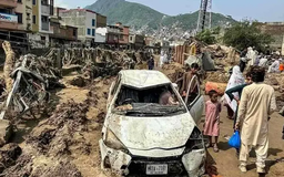Mưa lũ khiến hơn 400 người chết tại Pakistan, Ấn Độ, Nepal