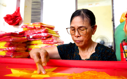 Làng may cờ Tổ quốc | Hà Nội đến để yêu | 16/08/2025