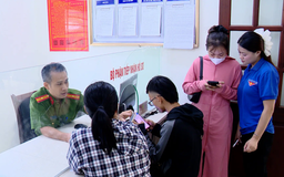 Công an cơ sở hỗ trợ người dân, quản lý tốt địa bàn
