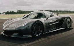 Koenigsegg Jesko Absolut lập kỷ lục tốc độ mới