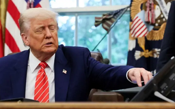 Ông Trump điện đàm với ông Putin, bàn cuộc gặp ba bên