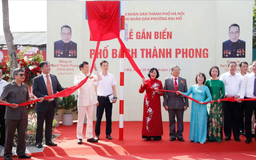 Gắn biển tên phố Lê Giản và phố Bạch Thành Phong