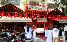 Quán cà phê rực rỡ trở thành điểm check-in dịp 2/9