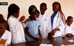 Trại hè Yaounde gieo mầm STEM cho thế hệ trẻ