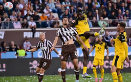 Borussia Dortmund bị cầm hòa ở những phút cuối