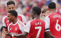 Arsenal chiếm ngôi đầu bảng xếp hạng Ngoại hạng Anh