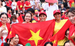 ‘Biển người’ hào hứng hát vang những bài hát Cách mạng