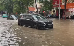 Hà Nội khẩn trương khắc phục ngập úng nội đô