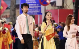 Đen, Hoàng Thùy Linh cùng nhiều nghệ sĩ diễu hành 2/9