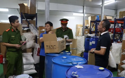 Khởi tố hai nữ giám đốc bán thực phẩm giả
