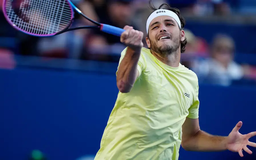 Taylor Fritz nhọc nhằn vào tứ kết