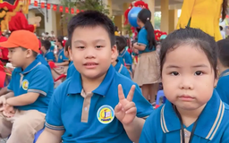 Học sinh lớp 1 háo hức ngày tựu trường