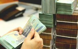 Lãi suất liên ngân hàng tăng vọt lên 6,73%