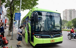Hà Nội tăng chuyến metro, kéo dài giờ xe buýt dịp A80