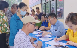 Ấm áp không khí nhận quà Quốc khánh ở Hà Nội