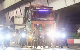 Hà Nội kiểm soát xe tải chạy đêm gây mất an toàn