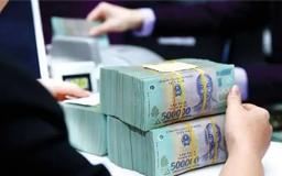 Tín dụng BĐS bùng nổ, tiềm ẩn nguy cơ 'bong bóng'