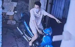 Truy tìm thanh niên trộm cắp điện thoại