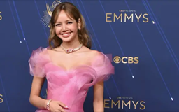 Lisa, Selena Gomez là tâm điểm tại Emmy 2025