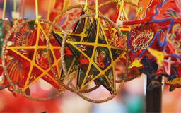 Phố Hàng Mã rộn ràng đón Trung thu