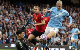 Sự hỗn loạn đáng xấu hổ ‘nhấn chìm’ Man United