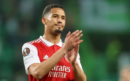 Arsenal chào đón sự trở lại của William Saliba