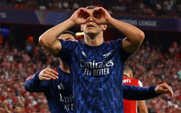Arsenal đi vào lịch sử Champions League