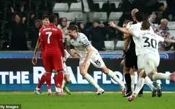 Ange Postecoglou cùng Nottingham Forest bị loại khỏi Carabao Cup