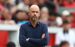 HLV Erik Ten Hag bị Bayer Leverkusen sa thải