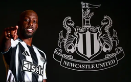 Wissa cập bến Newcastle, thương vụ phút chót