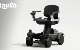 Xe scooter điện dạng ghế, nhiều trang bị như ô tô | Bản tin Tàu và Xe | 23/09/2025