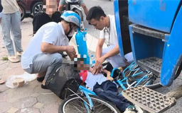 Va chạm với ô tô tải, nam sinh lớp 6 tử vong