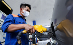 Giá xăng giảm, giá dầu tăng nhẹ từ 15h ngày 25/9